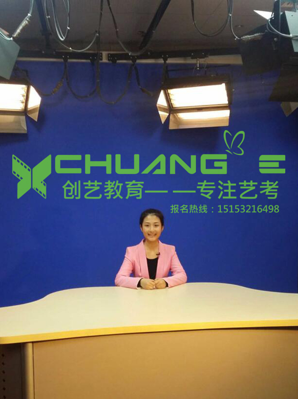 播音上镜训练.jpg 播音上镜训练.jpg