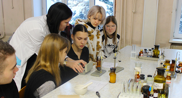 second2.jpg second2.jpg